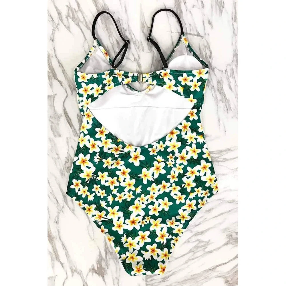 Cupshe Green Daisy Cutout OnePiece Swimsuit Sexy Backless Floral Beach‎ Bodysuit